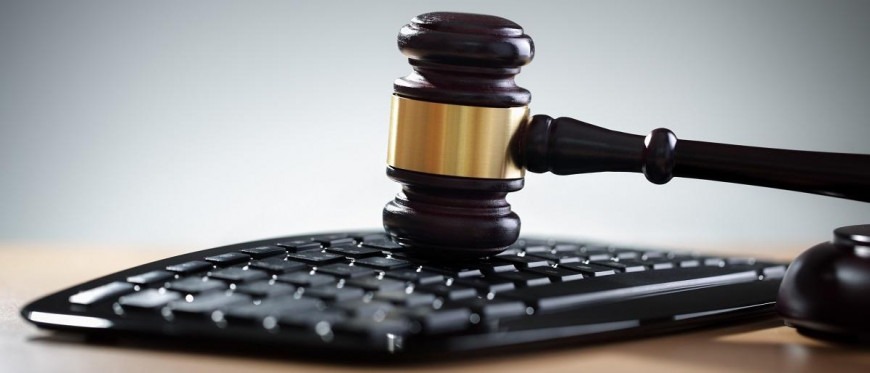 Read more about the article Μέσω τηλεδιάσκεψης η έκδοση προσώπων μεταξύ Ελλάδας και Ηνωμένου Βασιλείου – Η πρώτη δίκη ενός 36χρονου Βρετανού