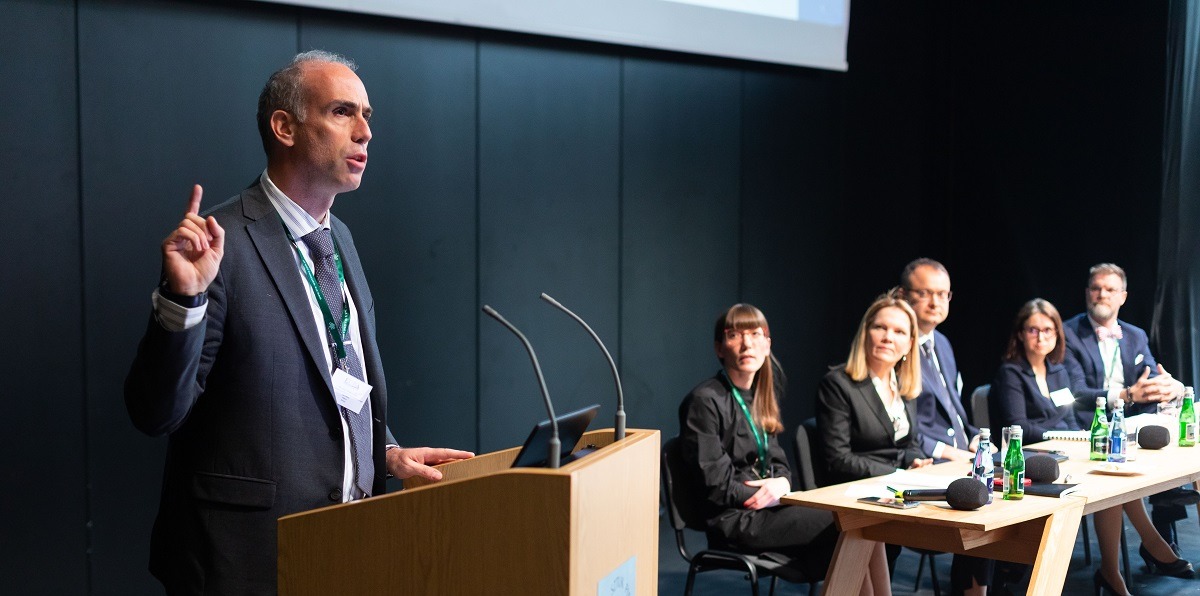 Read more about the article Αλέξης Αναγνωστάκης: Γιατί οι επιχειρήσεις χρειάζονται υπεύθυνο ανθρωπίνων δικαιωμάτων